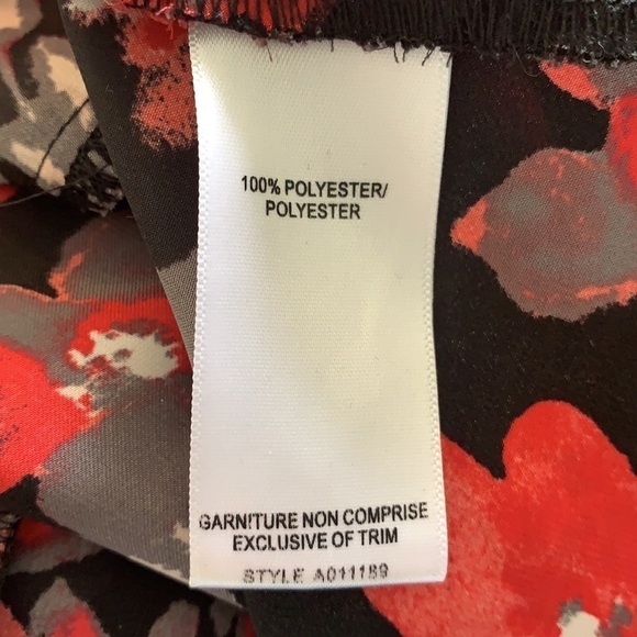 Chic by Jacob Sleeveless Floral Satin/Pleated Top Size P/S - Picture 8 of 11